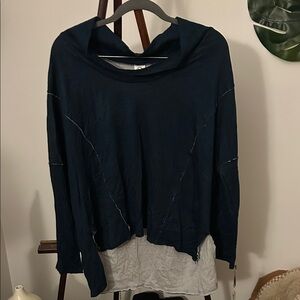 NWT Te Verde Dark Teal Distressed Long Sleeve Top